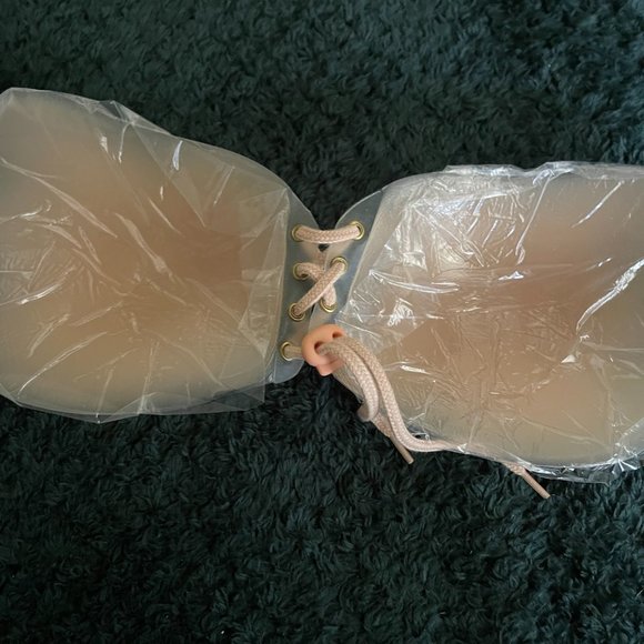 Stick on Strapless Silicon B bra - Picture 6 of 6